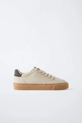BASIC SNEAKERS