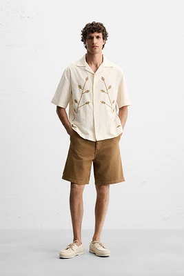 CONTRAST EMBROIDERY SHIRT