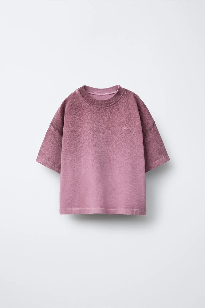 T-SHIRT TEINT EN PIÈCE AVEC LOGO