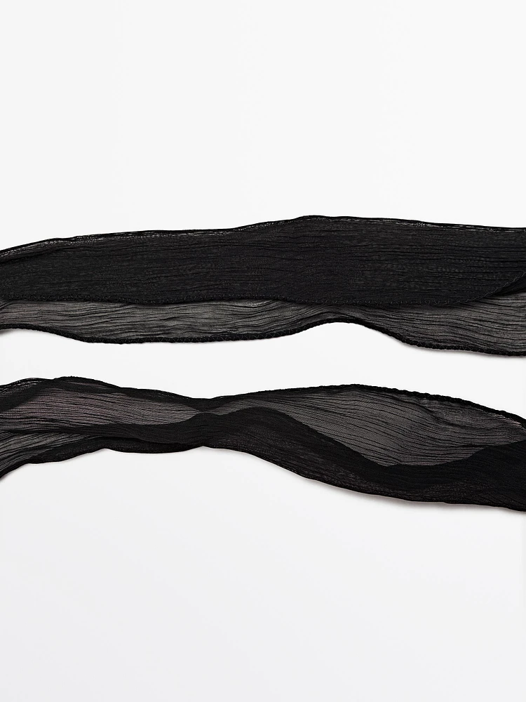 Tie scarf