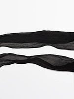 Tie scarf