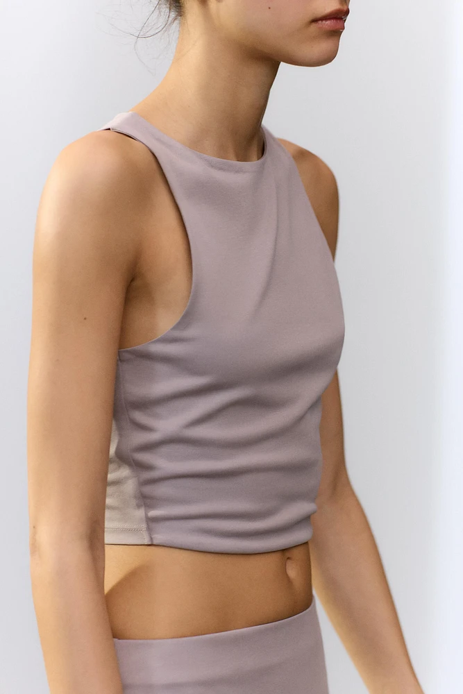 SLEEVELESS CROP TOP