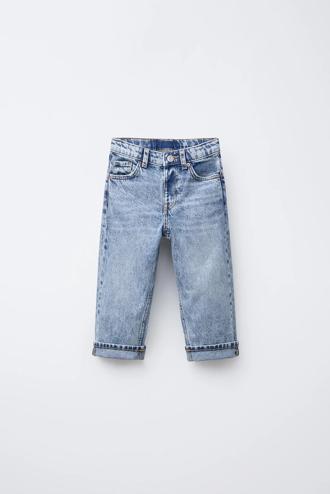 STRAIGHT FIT JEANS