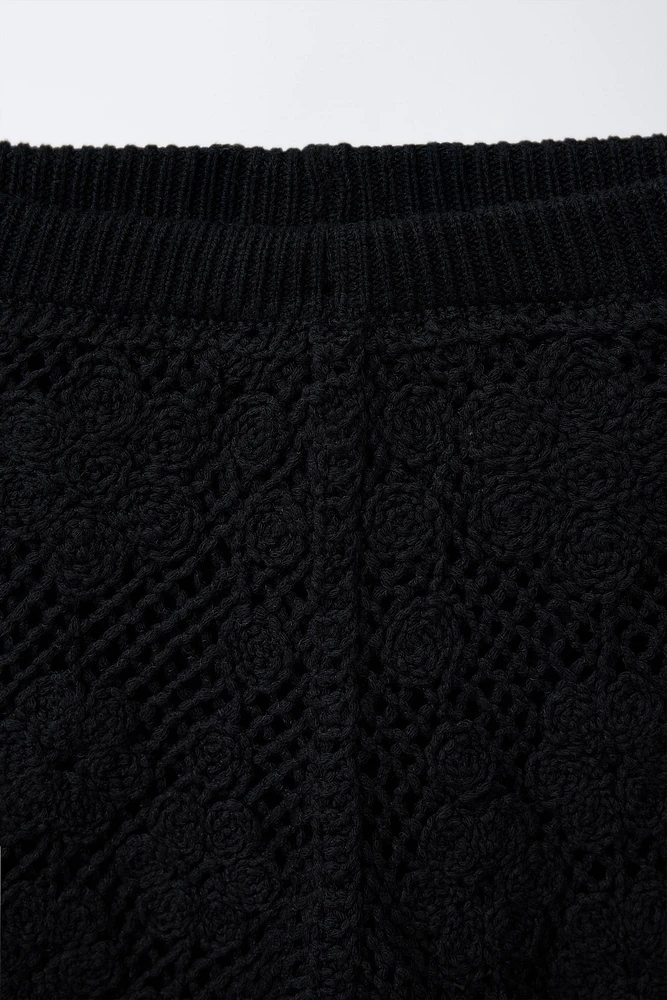 PANTALON EN MAILLE AU CROCHET AVEC DENTELLE