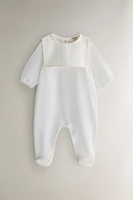 CHILDREN'S FOOTED ROMPER WITH BIB COLLAR