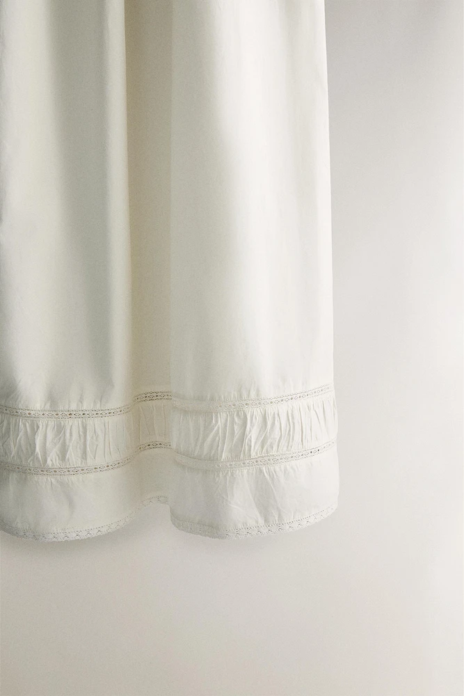 GATHERED NIGHTGOWN WITH LACE