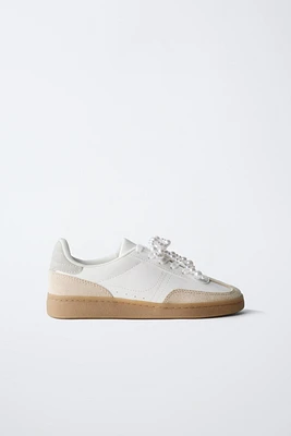 BASIC SNEAKERS