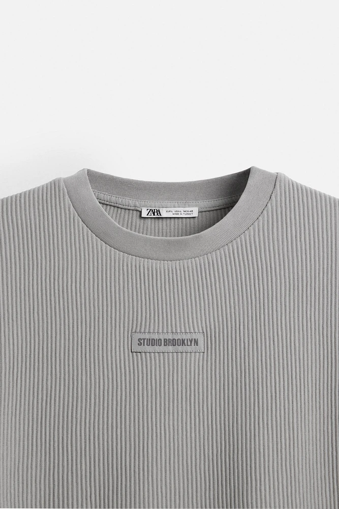 TEXTURED PATCH T-SHIRT