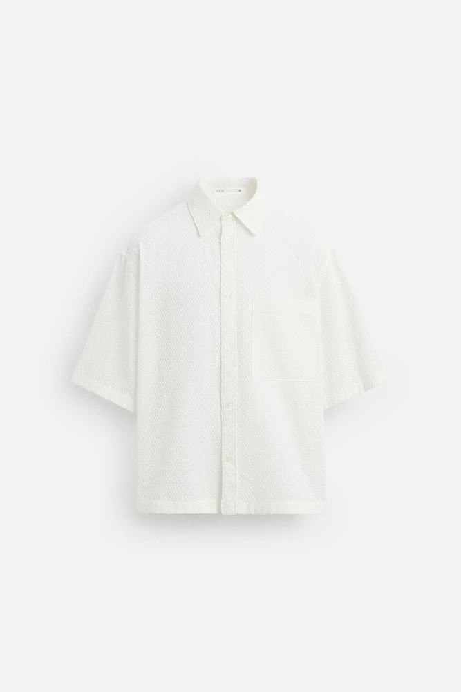 CHEMISE À BRODERIES GÉOMÉTRIQUES