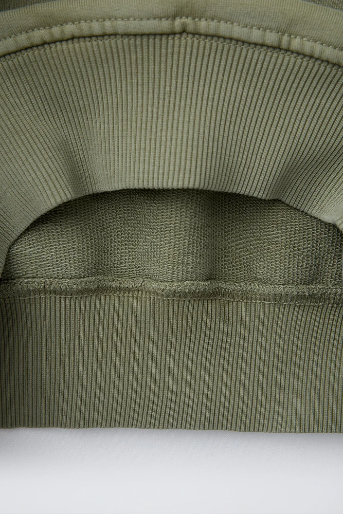 LABEL TRIM HOODED SWEATSHIRT