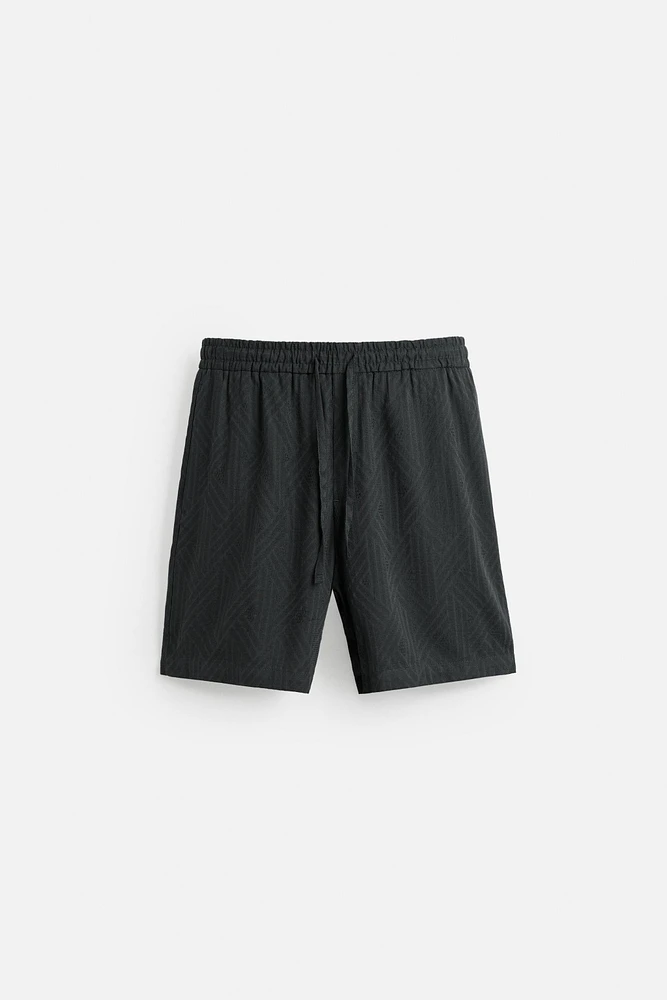 GEOMETRIC JACQUARD SHORTS