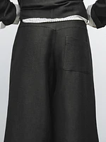 Pantalon large et fluide coutures apparentes