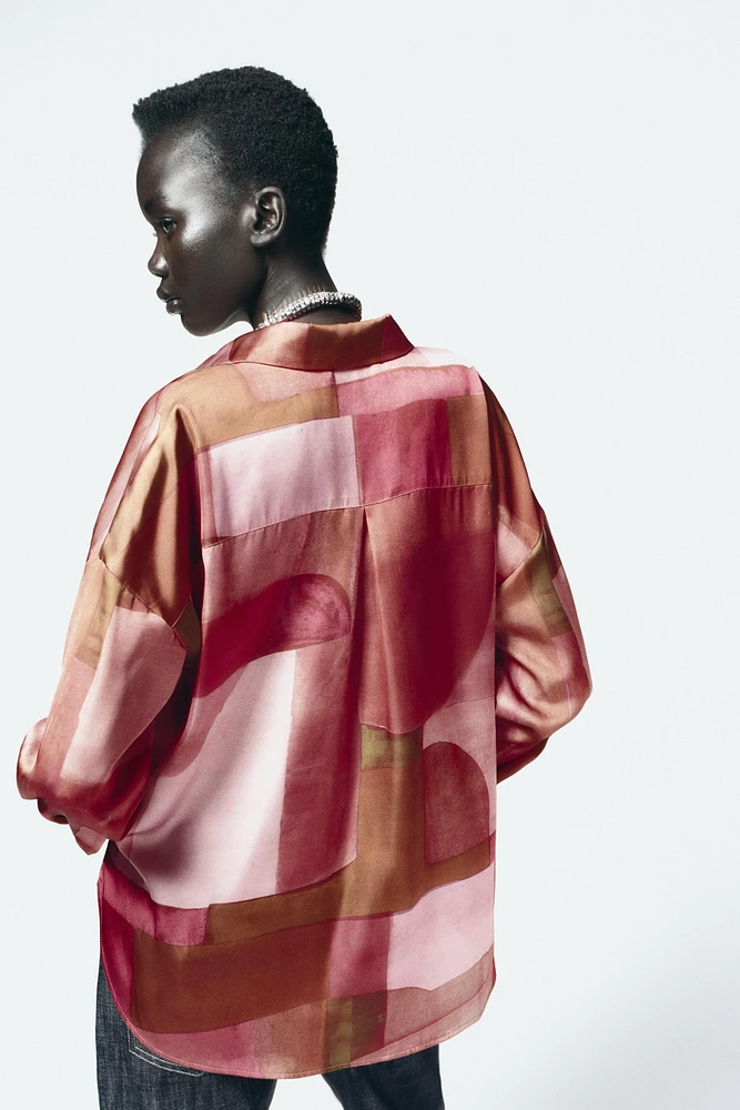 GEOMETRIC PRINT SATIN EFFECT SHIRT