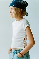 RIBBED CUT OUT BOW T-SHIRT