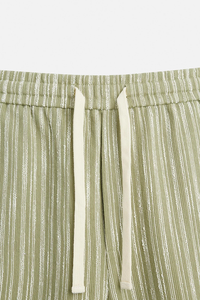 TEXTURED SHORTS