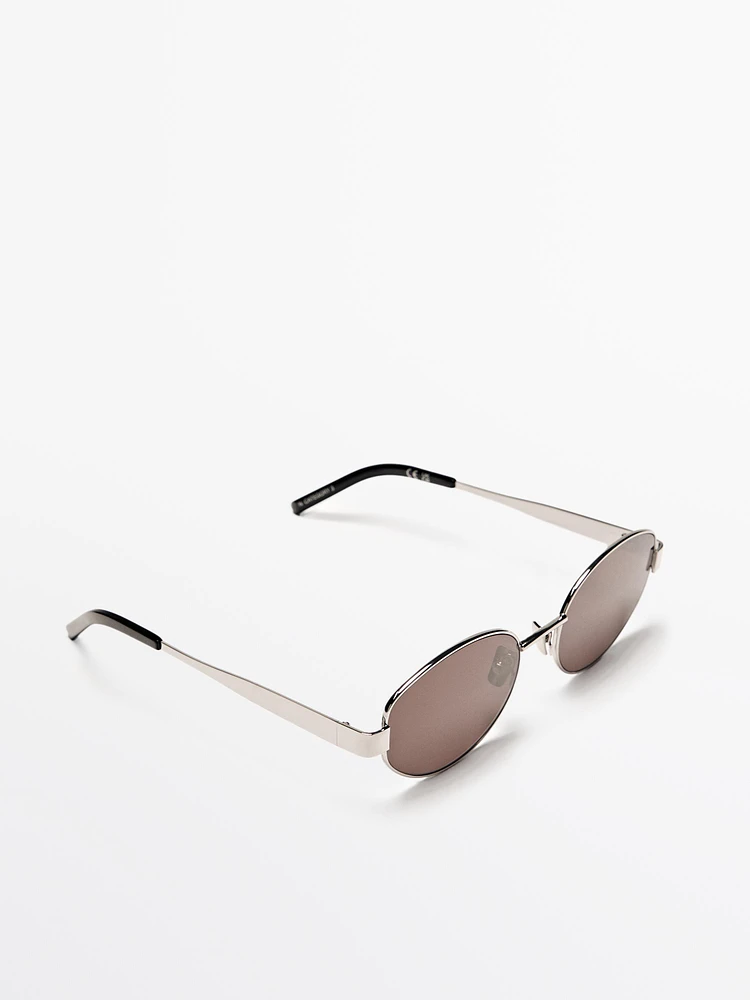 Oval metal sunglasses
