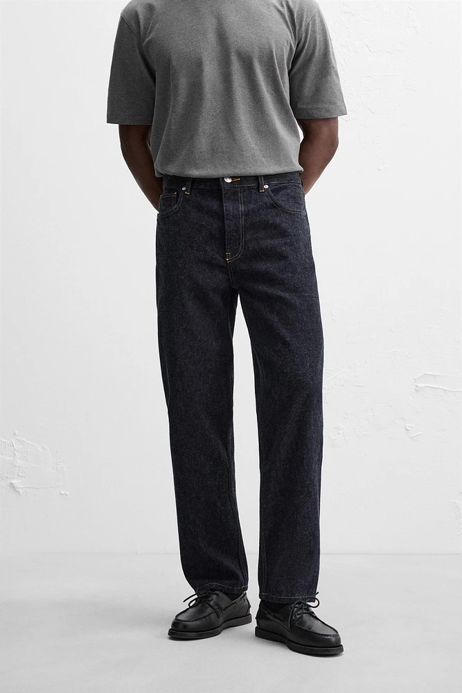JEAN STRAIGHT FIT BROSSÉ