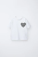 T-SHIRT À POCHE CŒUR EN CROCHET