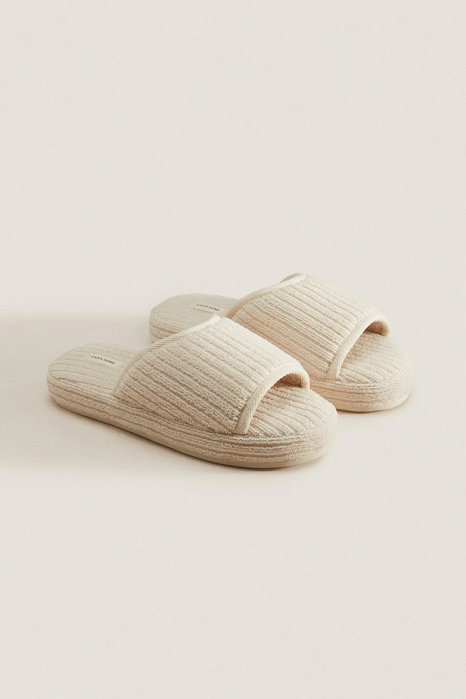 CHAUSSONS FLATFORM TISSU BOUCLÉ