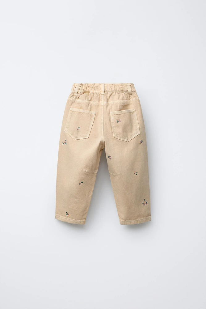 PANTALON EN SERGÉ BALLON BRODÉ FLEURS