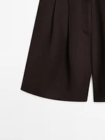 Pleated Bermuda shorts