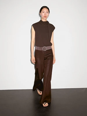 Top with tied neck detail
