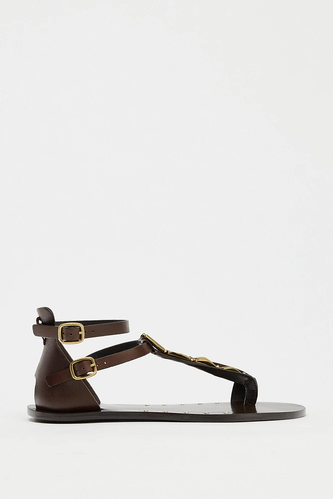 LEATHER SANDALS WITH ORNAMENT