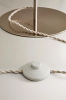 EXTENDABLE METAL FLOOR LAMP
