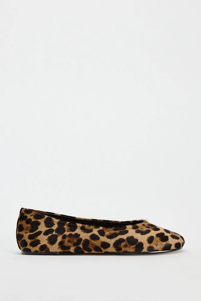 BALLERINES EN CUIR À IMPRIMÉ ANIMALIER