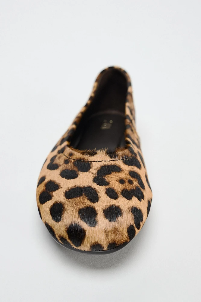 BALLERINES EN CUIR À IMPRIMÉ ANIMALIER