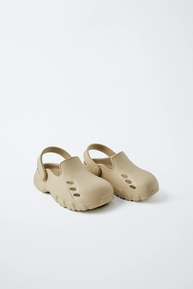 RUBBER CLOGS