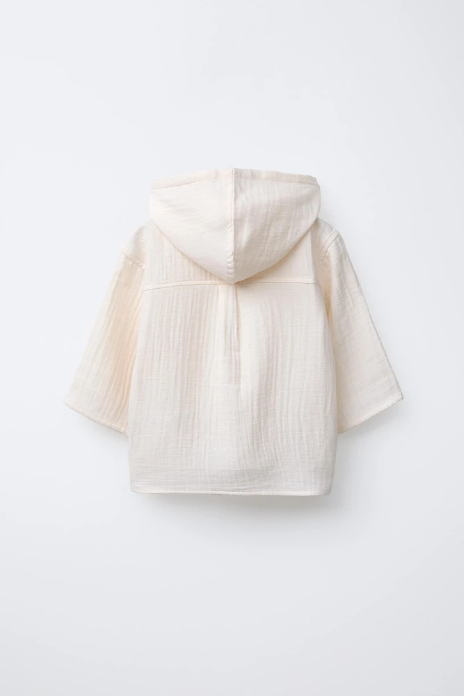 TEXTURED HOODED SHIRT