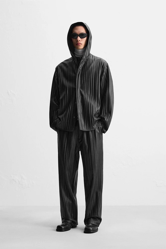 FAUX LEATHER PLEATED OVERSHIRT