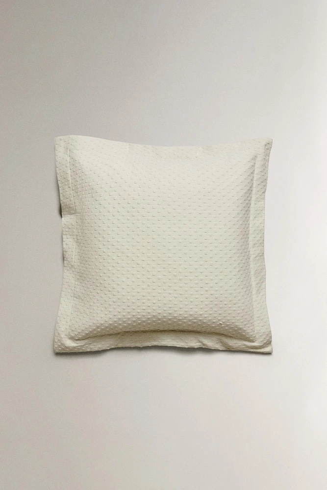 THROW PILLOW COVER WITH POLKA DOT DESIGN