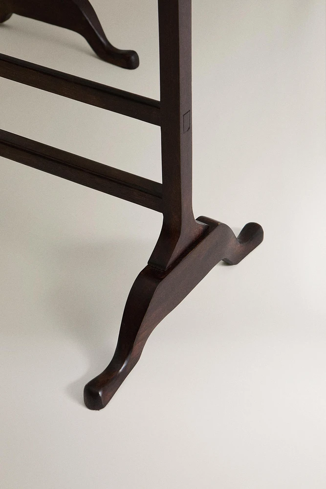 FOLDABLE TOWEL RACK