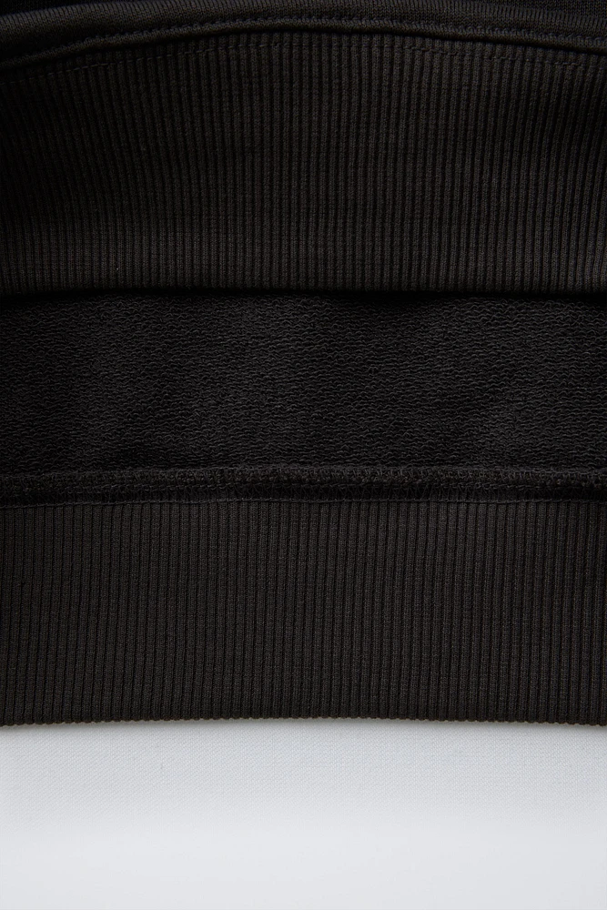 STUMBLE GUYS ™ © SCOPELY EMBOSSED SWEATSHIRT