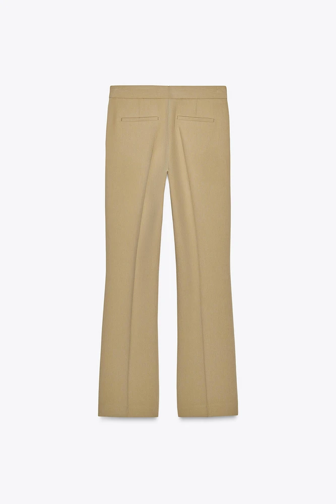 PANTALON ÉVASÉ À TAILLE HAUTE