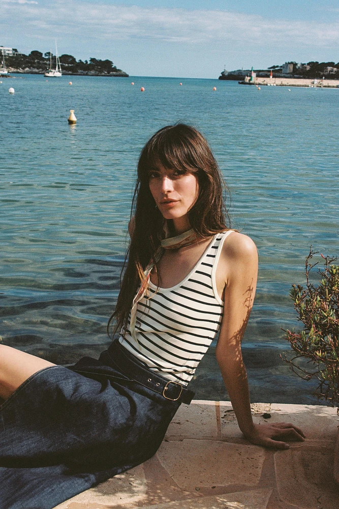 STRIPED KNIT TOP