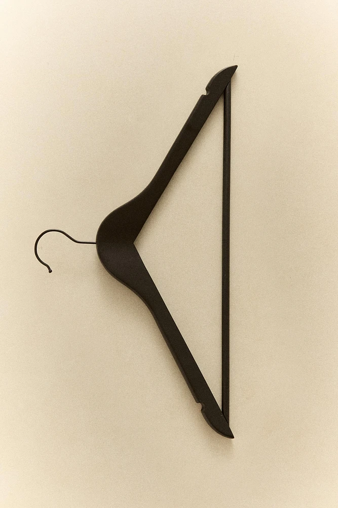 LACQUERED WOODEN HANGER (SET OF 3)
