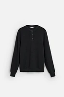 PULL EN MAILLE PERLÉE À BOUTONS