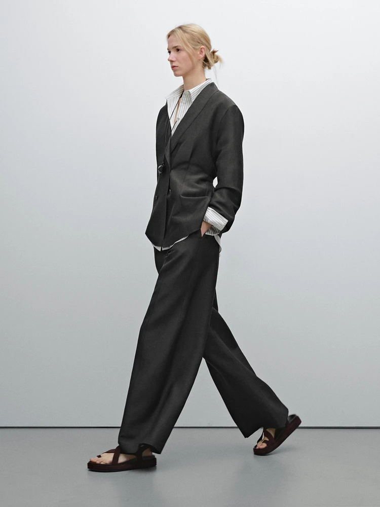 Pantalon large et fluide coutures apparentes
