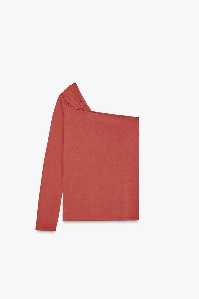 DRAPED KNIT ASYMMETRIC TOP