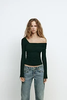 ASYMMETRIC NECKLINE TOP