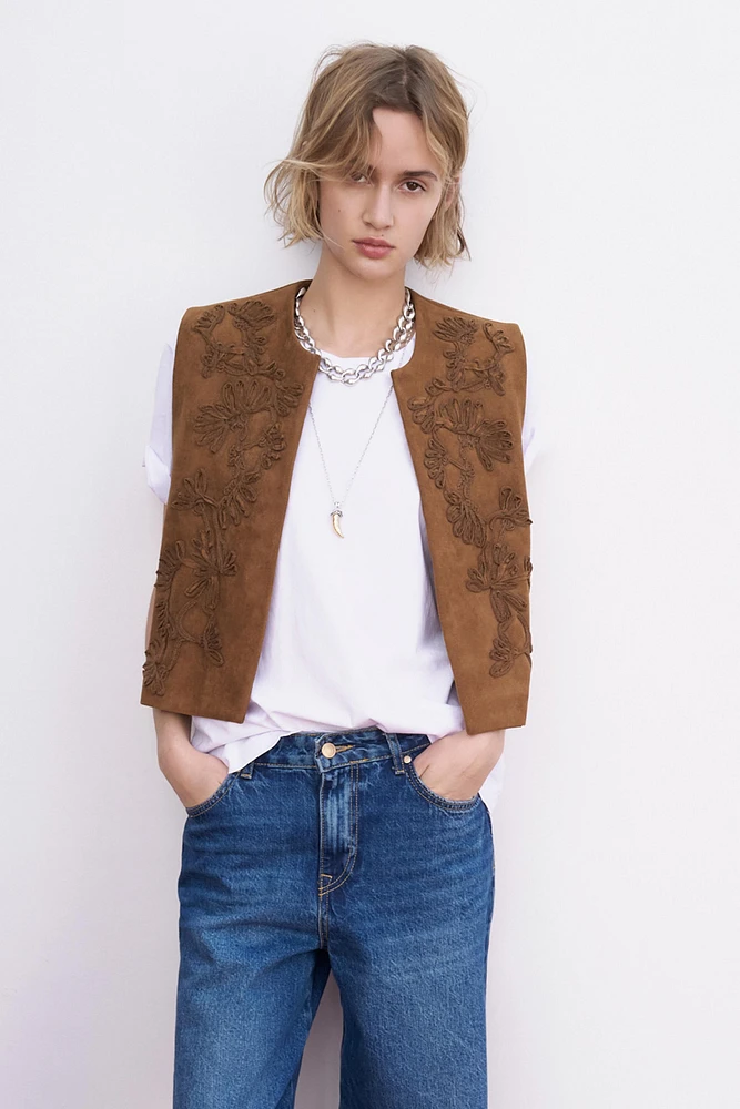 GILET EFFET DAIM BRODÉ