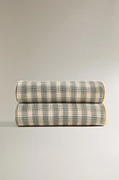 CHECK WAFFLE-KNIT BLANKET