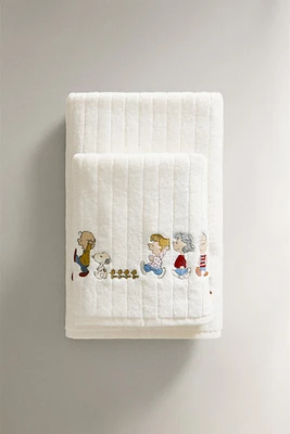 CHILDREN’S VELOUR PEANUTS™ BATH TOWEL