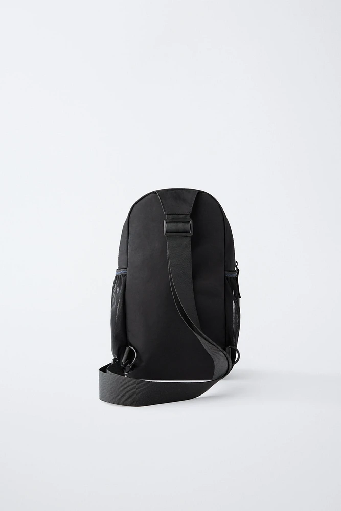 MULTI-POCKET CROSSBODY BAG