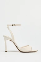 PATENT EFFECT HEELED SANDALS