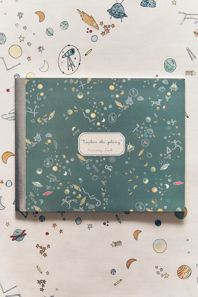 CHILDREN'S SPACE ACTIVITY BOOK