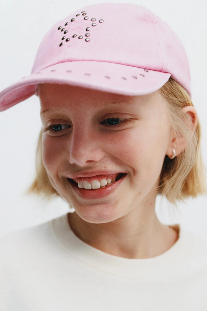 CASQUETTE À CLOUS ÉTOILE